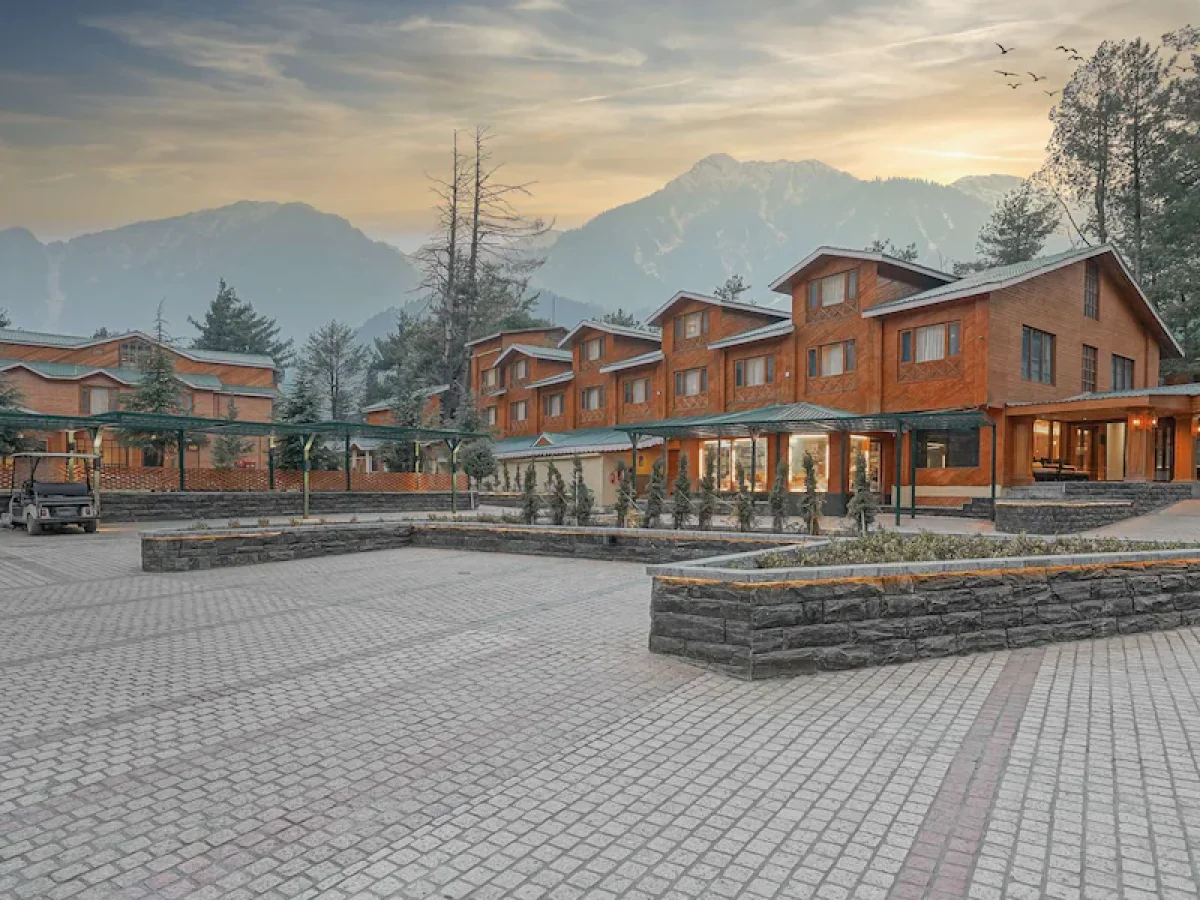 Radisson Golf Resort, Kashmir