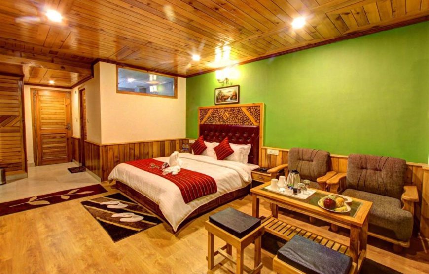 Aamod at Apple Town, Manali