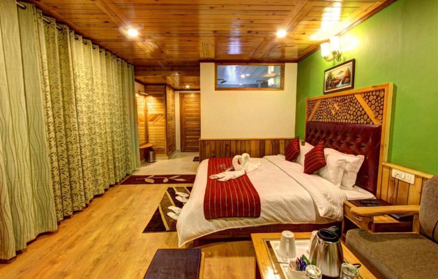 Aamod at Apple Town, Manali