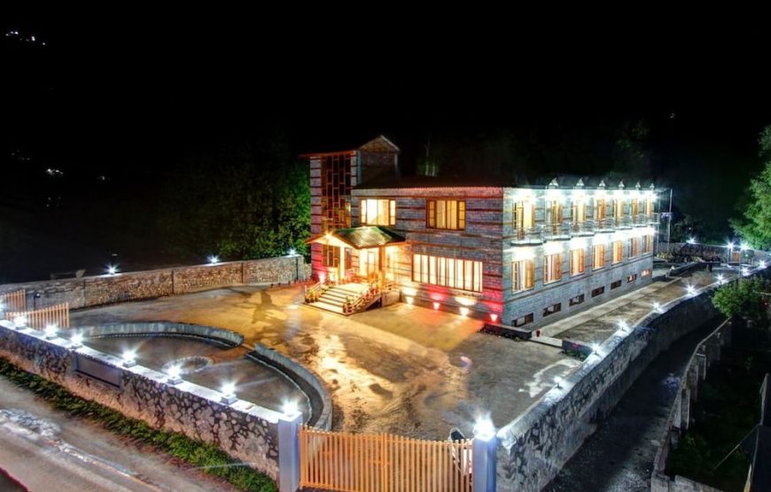 Aamod at Apple Town, Manali